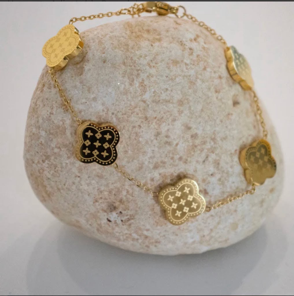 Clover Charm Bracelet - Gold Lucky Charm