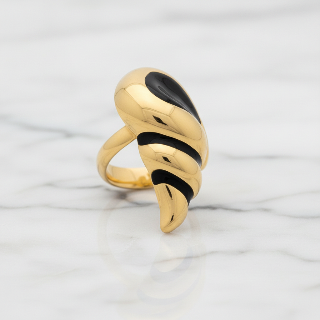 Black Stone Swirl Ring - Studio