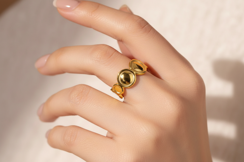 Crown Ring - Lifestyle On Hand