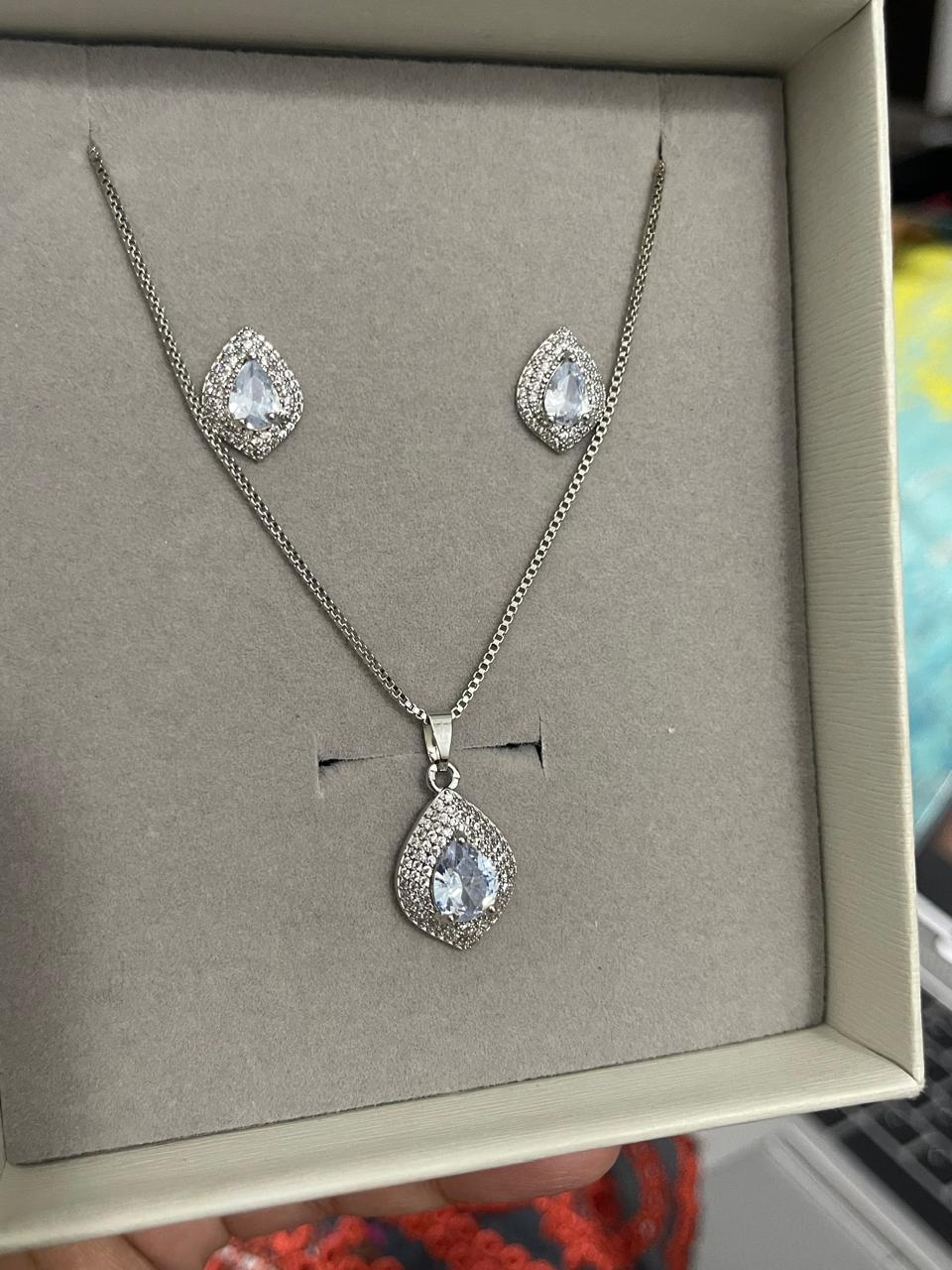Celeste Teardrop Set